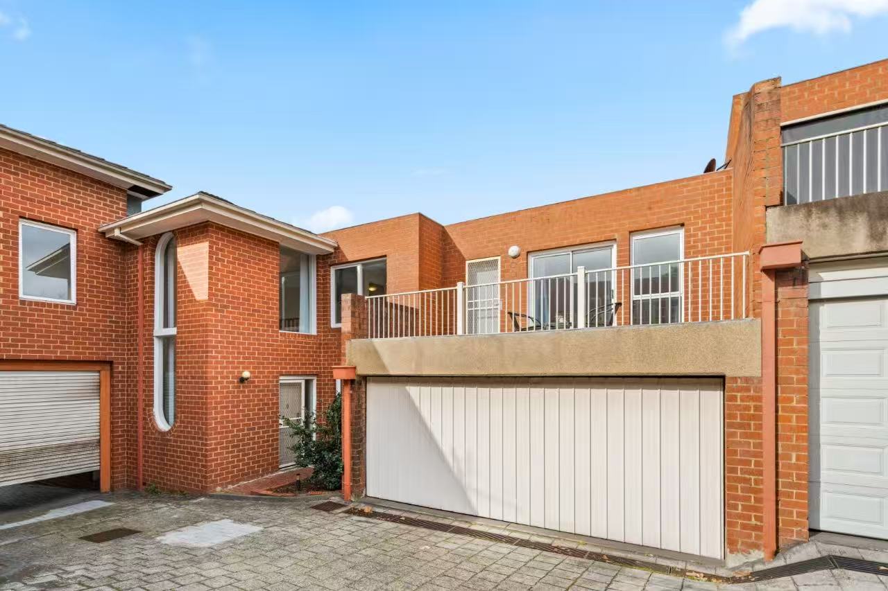 (East) Box Hill VIC 3128 - U6/1-3 Albion Road